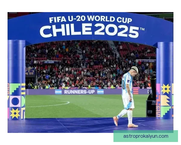 阿根廷队展现攻防平衡的绝佳表现，世界杯争冠路上状态回暖